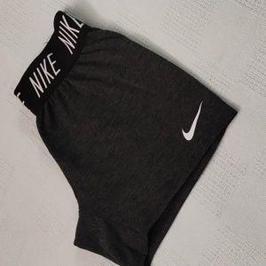Women's Large Nike Dri-fit Charcoal shorts